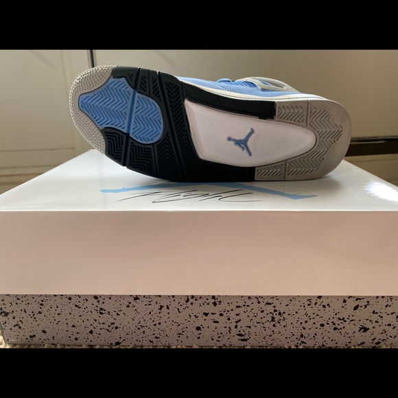 Air Jordan 4 Retro - Picture 5 of 6